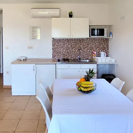 Marino Apartament Drvenik (Split-Dalmatia)